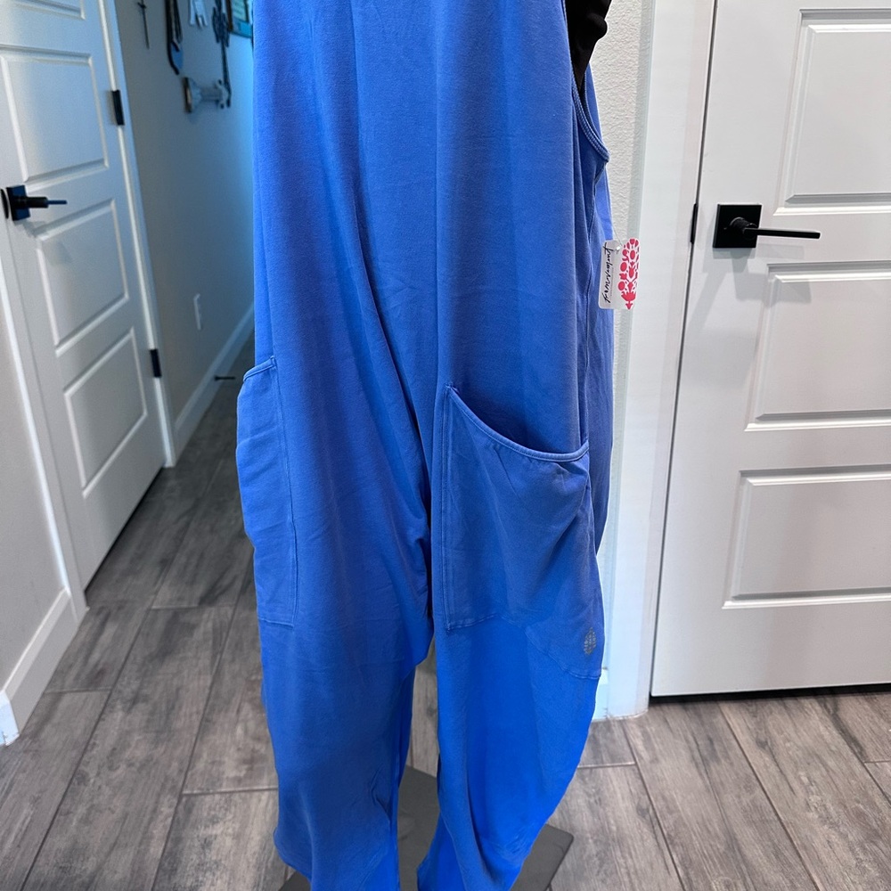 Blue Sleeveless Jumpsuit with Pockets - Picture 2 of 8